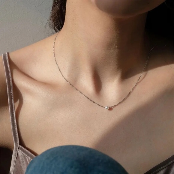 ⚜️[𝟯/$𝟭𝟴]⚜️NEW Tiny Pearl Stainless Steel Necklace - Picture 10 of 15